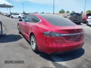 ✅ 2017 Tesla Model S 60 • VIN: 5YJSA1E18HF178698 • Lot: 42627397. Wystawiony na IAAI z przebiegiem 87 301 mil. Bezpłatny archiwum sprzedaży aukcyjnych z USA i szczegółowy raport historii pojazdu na DreamBid. Zdjęcie 14.