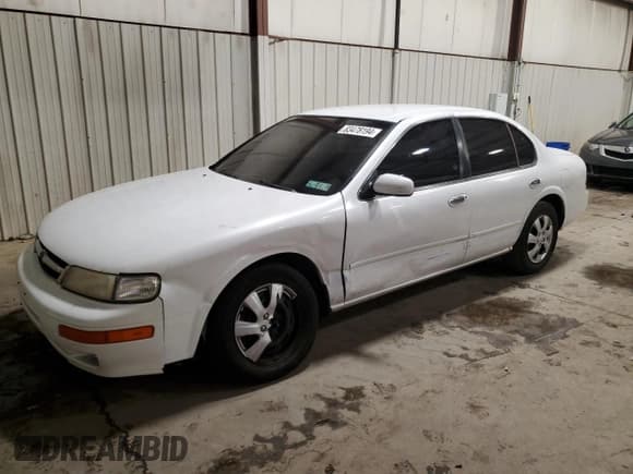 ✅ 1998 Nissan Maxima GXE • VIN: JN1CA21D2WT520413 • Lot: 83478194. Listed on Copart with 115,887 mi. Free auction sales archive from the USA and detailed vehicle history report at DreamBid. Image 1.