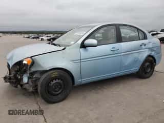 2010 Hyundai Accent GLS z VIN KMHCN4AC7AU411657, wystawiony jako Copart lot #72576574 z przebiegiem 151 568 mil mil oraz Szkoda całkowita • Salvage title. Historia ofert i sprzedaży dostępna na DreamBid. Obrazek 1.