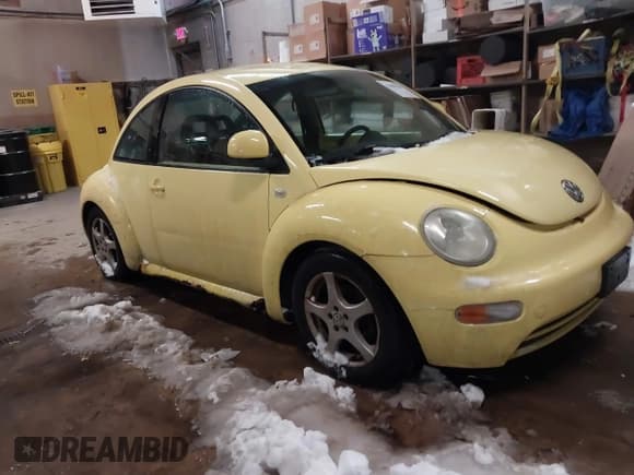 ✅ 1999 Volkswagen Beetle • VIN: 3VWBA21C1XM453378 • Lot: 43889664. Listed on IAAI with 154,566 mi. Free auction sales archive from the USA and detailed vehicle history report at DreamBid. Image 1.