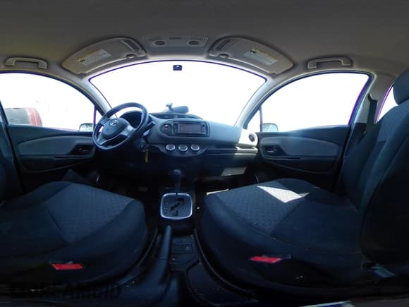 ✅ 2015 Toyota Yaris L • VIN: VNKKTUD35FA021450 • Lot: 43458093. Wystawiony na IAAI z przebiegiem 94 826 mil. Bezpłatny archiwum sprzedaży aukcyjnych z USA i szczegółowy raport historii pojazdu na DreamBid. Zdjęcie 18.