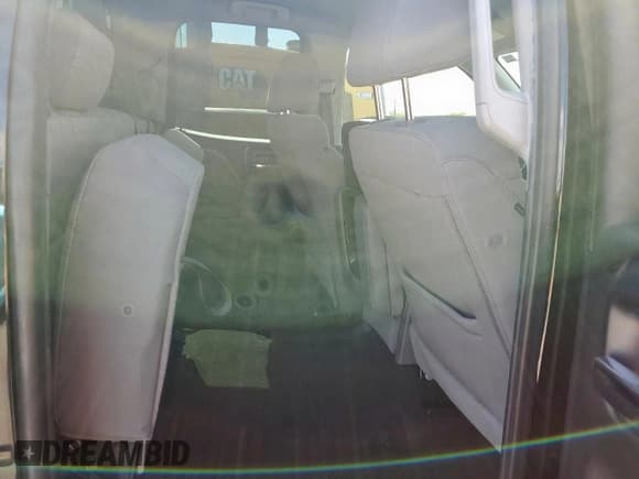 ✅ 2017 Chevrolet Silverado 1500 Custom • VIN: 1GCRCPEHXHZ386598 • Lot: 81961605. Wystawiony na Copart z przebiegiem 117 698 mil. Bezpłatny archiwum sprzedaży aukcyjnych z USA i szczegółowy raport historii pojazdu na DreamBid. Zdjęcie 10.