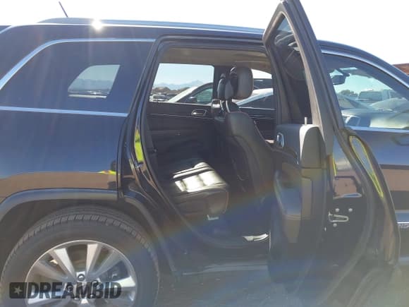 ✅ 2011 Jeep Grand Cherokee Laredo • VIN: 1J4RS4GT8BC676507 • Лот: 43823987. Опубликован ранее на IAAI с пробегом 154 517 миль. Бесплатный доступ к архиву аукционных продаж из США и подробный отчёт об истории автомобиля на DreamBid. Изображение 8.