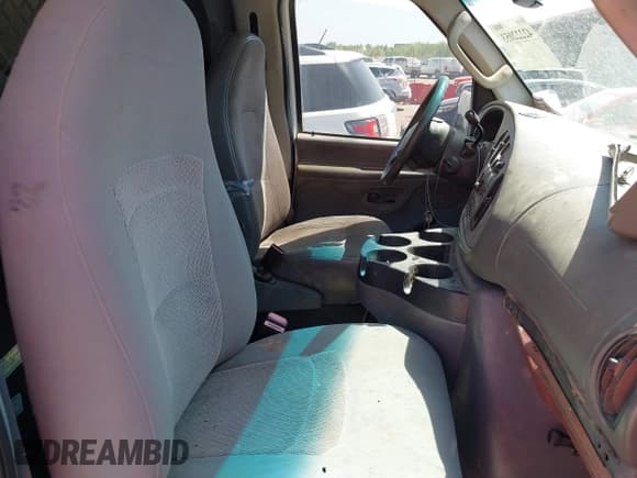 ✅ 2006 Ford Econoline Cargo • VIN: 1FTNS24L56DA10931 • Lot: 42222053. Listed on IAAI with 137,505 mi. Free auction sales archive from the USA and detailed vehicle history report at DreamBid. Image 5.