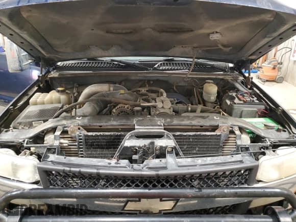 ✅ 2001 Chevrolet Silverado 2500HD LS • VIN: 1GCHK29171E341243 • Лот: 71186725. Опубликован ранее на Copart с пробегом 245 804 миль. Бесплатный доступ к архиву аукционных продаж из США и подробный отчёт об истории автомобиля на DreamBid. Изображение 11.