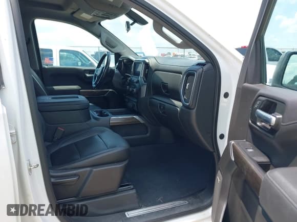 ✅ 2019 Chevrolet Silverado 1500 LT Trail Boss • VIN: 3GCPYFED3KG123716 • Lot: 42710140. Wystawiony na IAAI z przebiegiem 118 170 mil. Bezpłatny archiwum sprzedaży aukcyjnych z USA i szczegółowy raport historii pojazdu na DreamBid. Zdjęcie 5.