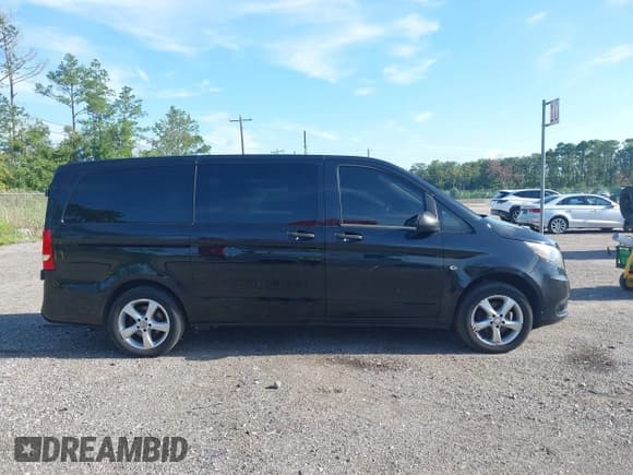 ✅ 2017 Mercedes-Benz Metris Passenger • VIN: WD4PG2EE4H3313286 • Лот: 42984288. Опубликован ранее на IAAI с пробегом 128 022 миль. Бесплатный доступ к архиву аукционных продаж из США и подробный отчёт об истории автомобиля на DreamBid. Изображение 13.