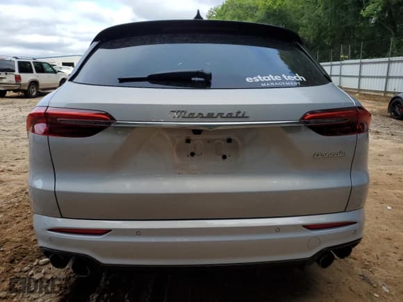 ✅ 2024 Maserati Grecale GT • VIN: ZN6PMDAA8R7457420 • Lot: 67950345. Wystawiony na Copart z przebiegiem 6 056 mil. Bezpłatny archiwum sprzedaży aukcyjnych z USA i szczegółowy raport historii pojazdu na DreamBid. Zdjęcie 6.