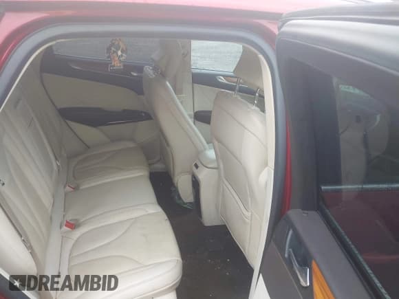 ✅ 2015 Lincoln MKC • VIN: 5LMCJ2A98FUJ17824 • Lot: 43432150. Wystawiony na IAAI z przebiegiem 113 955 mil. Bezpłatny archiwum sprzedaży aukcyjnych z USA i szczegółowy raport historii pojazdu na DreamBid. Zdjęcie 8.