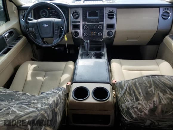 ✅ 2015 Ford Expedition XLT • VIN: 1FMJU1HT7FEF04520 • Lot: 53449065. Wystawiony na Copart z przebiegiem 168 276 mil. Bezpłatny archiwum sprzedaży aukcyjnych z USA i szczegółowy raport historii pojazdu na DreamBid. Zdjęcie 8.