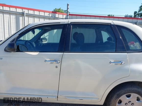 ✅ 2004 Chrysler PT Cruiser • VIN: 3C4FY48B14T256981 • Lot: 42579326. Listed on IAAI with 128,243 mi. Free auction sales archive from the USA and detailed vehicle history report at DreamBid. Image 15.