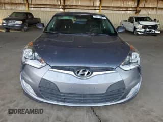 ✅ 2017 Hyundai Veloster • VIN: KMHTC6ADXHU307393 • Lot: 78719814. Wystawiony na Copart z przebiegiem 68 227 mil. Bezpłatny archiwum sprzedaży aukcyjnych z USA i szczegółowy raport historii pojazdu na DreamBid. Zdjęcie 5.