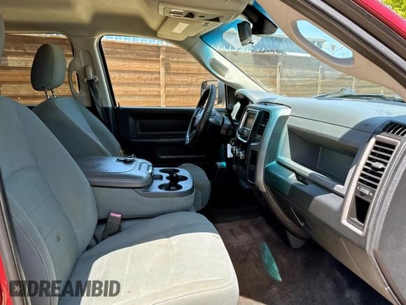 ✅ 2015 Ram 2500 Tradesman • VIN: 3C6UR5CL1FG628381 • Lot: 65833205. Wystawiony na Copart z przebiegiem 302 025 mil. Bezpłatny archiwum sprzedaży aukcyjnych z USA i szczegółowy raport historii pojazdu na DreamBid. Zdjęcie 5.