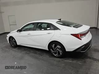 ✅ 2025 Hyundai Elantra SEL Convenience • VIN: KMHLS4DG5SU948424 • Лот: 90835265. Опубликован ранее на Copart с пробегом 11 226 миль. Бесплатный доступ к архиву аукционных продаж из США и подробный отчёт об истории автомобиля на DreamBid. Изображение 2.