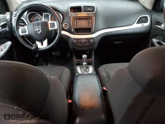 ✅ 2018 Dodge Journey SE • VIN: 3C4PDCAB2JT383626 • Lot: 92372645. Wystawiony na Copart z przebiegiem 136 653 mil. Bezpłatny archiwum sprzedaży aukcyjnych z USA i szczegółowy raport historii pojazdu na DreamBid. Zdjęcie 8.