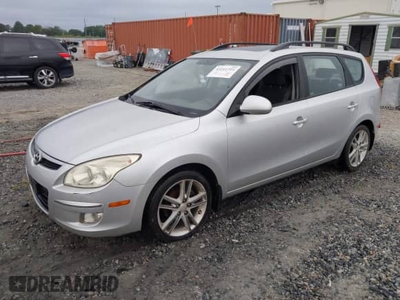 2010 Hyundai Elantra GLS z VIN KMHDC8AE1AU056746, wystawiony jako IAAI lot #43211721 z przebiegiem 163 547 mil mil oraz . Historia ofert i sprzedaży dostępna na DreamBid. Obrazek 2.