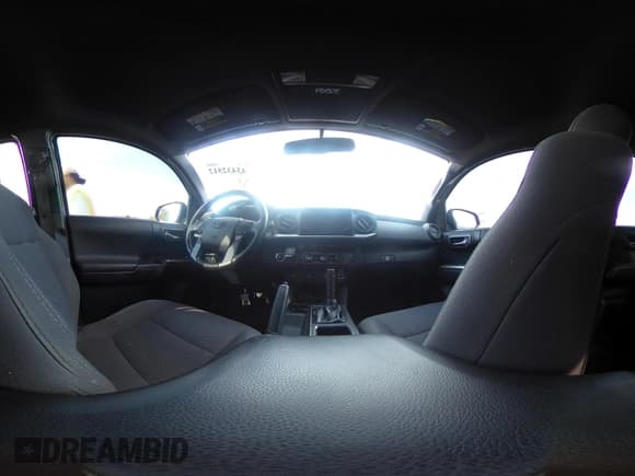 ✅ 2016 Toyota Tacoma SR5 • VIN: 3TMAZ5CN4GM010598 • Lot: 43432512. Wystawiony na IAAI z przebiegiem 89 858 mil. Bezpłatny archiwum sprzedaży aukcyjnych z USA i szczegółowy raport historii pojazdu na DreamBid. Zdjęcie 19.