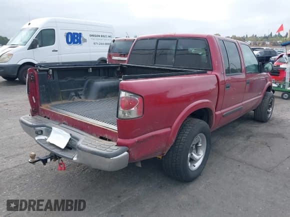 ✅ 2001 Chevrolet S-10 LS • VIN: 1GCDT13W61K190844 • Лот: 41977560. Опубликован ранее на IAAI с пробегом 252 291 миль. Бесплатный доступ к архиву аукционных продаж из США и подробный отчёт об истории автомобиля на DreamBid. Изображение 4.