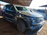 ✅ 2024 Ford Explorer XLT • VIN: 1FMSK8DH8RGA68452 • Lot: 43702577. Wystawiony na IAAI z przebiegiem 34 273 mil. Bezpłatny archiwum sprzedaży aukcyjnych z USA i szczegółowy raport historii pojazdu na DreamBid. Zdjęcie 1.