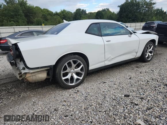 ✅ 2015 Dodge Challenger SXT Plus • VIN: 2C3CDZBG9FH723998 • Lot: 81340545. Wystawiony na Copart z przebiegiem 165 647 mil. Bezpłatny archiwum sprzedaży aukcyjnych z USA i szczegółowy raport historii pojazdu na DreamBid. Zdjęcie 3.
