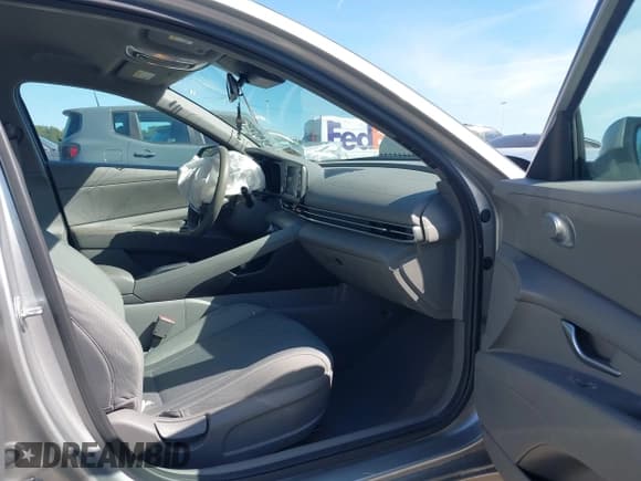 ✅ 2021 Hyundai Elantra SEL • VIN: 5NPLM4AG7MH045014 • Lot: 43345253. Listed on IAAI with 131,971 mi. Free auction sales archive from the USA and detailed vehicle history report at DreamBid. Image 5.