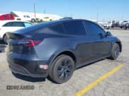 ✅ 2024 Tesla Model Y • VIN: 7SAYGDED2RF198566 • Lot: 43484528. Wystawiony na IAAI z przebiegiem 26 381 mil. Bezpłatny archiwum sprzedaży aukcyjnych z USA i szczegółowy raport historii pojazdu na DreamBid. Zdjęcie 4.