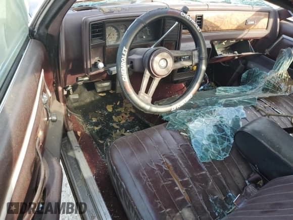 ✅ 1985 Chevrolet El Camino • VIN: 3GCCW80H6FS907000 • Лот: 77158584. Опубликован ранее на Copart с пробегом 65 054 миль. Бесплатный доступ к архиву аукционных продаж из США и подробный отчёт об истории автомобиля на DreamBid. Изображение 8.