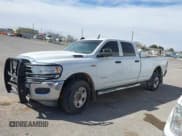 ✅ 2019 Ram 2500 Tradesman • VIN: 3C6UR5HJXKG604162 • Lot: 41588679. Wystawiony na IAAI z przebiegiem 171 803 mil. Bezpłatny archiwum sprzedaży aukcyjnych z USA i szczegółowy raport historii pojazdu na DreamBid. Zdjęcie 13.