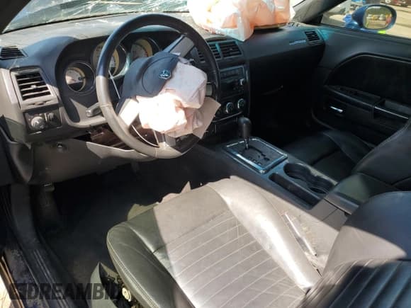 ✅ 2010 Dodge Challenger R/T • VIN: 2B3CJ5DT8AH244716 • Lot: 73002824. Wystawiony na Copart z przebiegiem Nie podano. Bezpłatny archiwum sprzedaży aukcyjnych z USA i szczegółowy raport historii pojazdu na DreamBid. Zdjęcie 8.