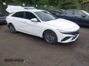 ✅ 2024 Hyundai Elantra SEL • VIN: KMHLM4DG8RU641513 • Lot: 43403885. Listed on IAAI with 33,573 mi. Free auction sales archive from the USA and detailed vehicle history report at DreamBid. Image 1.