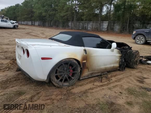 2013 Chevrolet Corvette 427 1SB with VIN 1G1YY3DEXD5702279, listed as a Copart auction lot 79098424 with Not provided miles and Non repairable. Bid and sale history available at DreamBid. Image 3.