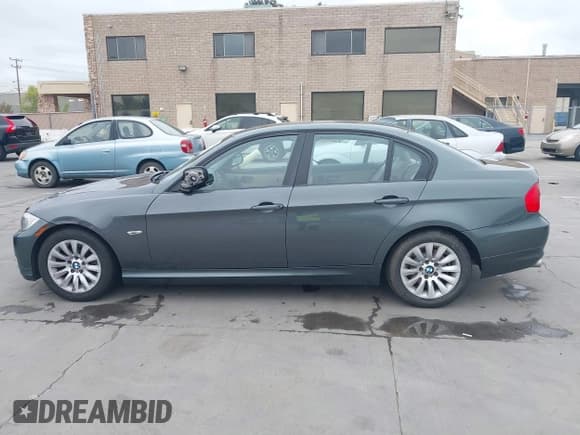 ✅ 2009 BMW 3 Series 328i • VIN: WBAPH53539A434395 • Lot: 42114150. Listed on IAAI with 119,845 mi. Free auction sales archive from the USA and detailed vehicle history report at DreamBid. Image 15.