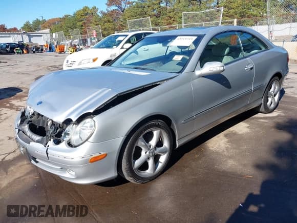 ✅ 2005 Mercedes-Benz CLK 320 • VIN: WDBTJ65J95F126746 • Lot: 43519319. Listed on IAAI with 134,182 mi. Free auction sales archive from the USA and detailed vehicle history report at DreamBid. Image 2.