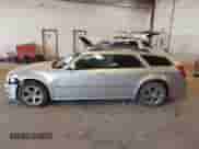 2008 Dodge Magnum R/T с VIN 2D8GV57238H246098, выставлен на аукционе IAAI как лот 43409552 с пробегом 123 704 миль миль и . История ставок и продаж доступна на DreamBid. Изображение 14.