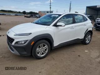 ✅ 2023 Hyundai Kona SE • VIN: KM8K2CAB6PU053899 • Лот: 67398645. Опубликован ранее на Copart с пробегом 26 878 миль. Бесплатный доступ к архиву аукционных продаж из США и подробный отчёт об истории автомобиля на DreamBid. Изображение 1.