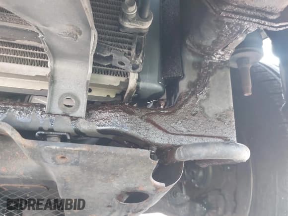 ✅ 2003 Lexus GX 470 • VIN: JTJBT20X630012499 • Lot: 42493067. Listed on IAAI with 177,215 mi. Free auction sales archive from the USA and detailed vehicle history report at DreamBid. Image 17.