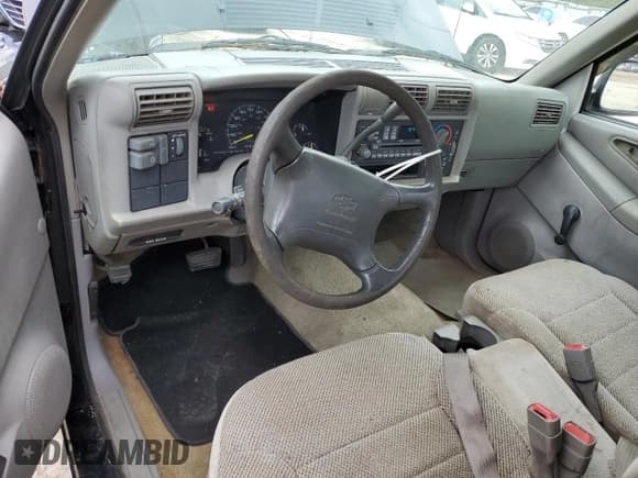 ✅ 1996 Chevrolet S-10 LS • VIN: 1GCCS19X0TK105806 • Лот: 73741084. Опубликован ранее на Copart с пробегом 166 489 миль. Бесплатный доступ к архиву аукционных продаж из США и подробный отчёт об истории автомобиля на DreamBid. Изображение 8.