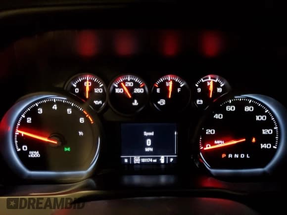 ✅ 2021 GMC Sierra 1500 • VIN: 3GTU9AEF5MG269266 • Lot: 61173805. Wystawiony na Copart z przebiegiem 181 174 mil. Bezpłatny archiwum sprzedaży aukcyjnych z USA i szczegółowy raport historii pojazdu na DreamBid. Zdjęcie 9.