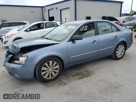 2010 Hyundai Sonata Limited z VIN 5NPEU4AF7AH638481, wystawiony jako Copart lot #70372304 z przebiegiem 109 743 mil mil oraz Szkoda całkowita • Salvage title. Historia ofert i sprzedaży dostępna na DreamBid. Obrazek 1.