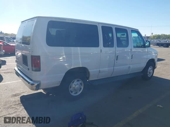 ✅ 2008 Ford Econoline Passenger XL • VIN: 1FDNE31L78DB34232 • Lot: 43516598. Listed on IAAI with 100,537 mi. Free auction sales archive from the USA and detailed vehicle history report at DreamBid. Image 4.