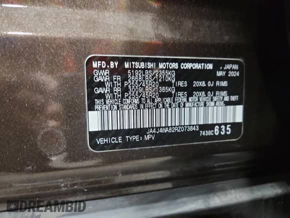 2024 Mitsubishi Outlander SEL with VIN JA4J4WA82RZ073843, listed as a Copart auction lot 81331465 with 10,233 mi miles and Salvage title. Bid and sale history available at DreamBid. Image 14.