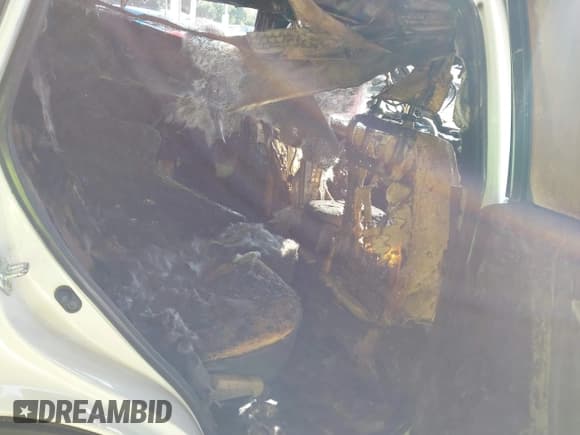 ✅ 2018 Toyota RAV4 XLE • VIN: 2T3WFREV8JW482862 • Lot: 43760045. Listed on IAAI with Not provided. Free auction sales archive from the USA and detailed vehicle history report at DreamBid. Image 8.