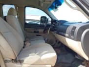 ✅ 2008 Chevrolet Silverado 2500HD 1LT • VIN: 1GCHK29KX8E163363 • Lot: 42540648. Wystawiony na IAAI z przebiegiem 242 555 mil. Bezpłatny archiwum sprzedaży aukcyjnych z USA i szczegółowy raport historii pojazdu na DreamBid. Zdjęcie 5.