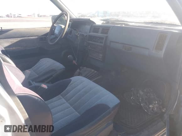 ✅ 1992 Nissan Frontier SE • VIN: 1N6HD16Y8NC358458 • Lot: 43857210. Wystawiony na IAAI z przebiegiem 226 678 mil. Bezpłatny archiwum sprzedaży aukcyjnych z USA i szczegółowy raport historii pojazdu na DreamBid. Zdjęcie 5.