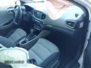 ✅ 2017 Hyundai Ioniq SEL • VIN: KMHC75LC9HU042534 • Lot: 40917465. Wystawiony na IAAI z przebiegiem 154 638 mil. Bezpłatny archiwum sprzedaży aukcyjnych z USA i szczegółowy raport historii pojazdu na DreamBid. Zdjęcie 5.