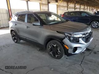 ✅ 2024 Kia Seltos EX • VIN: KNDERCAA6R7650928 • Lot: 82141315. Wystawiony na Copart z przebiegiem 26 444 mil. Bezpłatny archiwum sprzedaży aukcyjnych z USA i szczegółowy raport historii pojazdu na DreamBid. Zdjęcie 4.