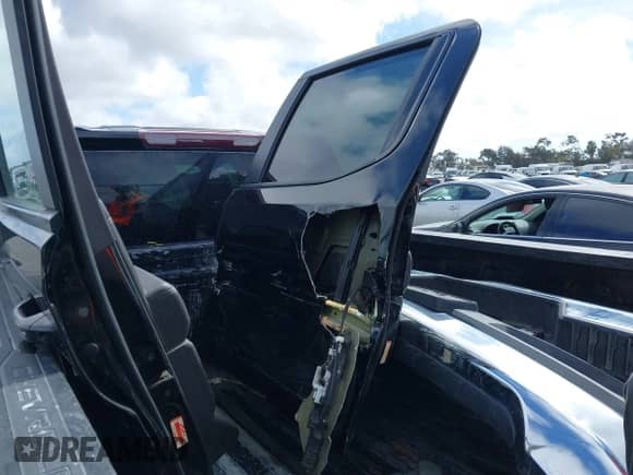 2020 Chevrolet Silverado 1500 LT с VIN 3GCPWCED4LG192002, выставлен на аукционе IAAI как лот 41589885 с пробегом 92 424 миль миль и . История ставок и продаж доступна на DreamBid. Изображение 20.