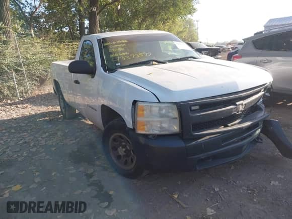 2010 Chevrolet Silverado 1500 Work Truck z VIN 1GCPCPEA1AZ215626, wystawiony jako IAAI lot #43373577 z przebiegiem 286 892 mil mil oraz . Historia ofert i sprzedaży dostępna na DreamBid. Obrazek 1.