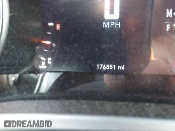 2018 Dodge Challenger R/T z VIN 2C3CDZBT4JH183613, wystawiony jako IAAI lot #42736300 z przebiegiem 176 851 mil mil oraz . Historia ofert i sprzedaży dostępna na DreamBid. Obrazek 15.