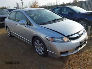 ✅ 2011 Honda Civic LX • VIN: 19XFA1F54BE038048 • Lot: 43713207. Wystawiony na IAAI z przebiegiem 44 055 mil. Bezpłatny archiwum sprzedaży aukcyjnych z USA i szczegółowy raport historii pojazdu na DreamBid. Zdjęcie 1.
